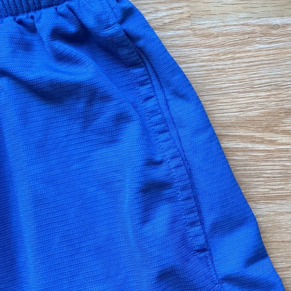 Boys Nike Royal Blue Basketball Shorts, Size Medium